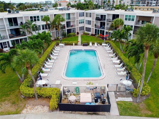 Building Photo - 7405 Bay Island Dr S