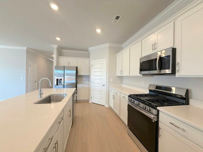 Building Photo - 214 Stockyard Cir