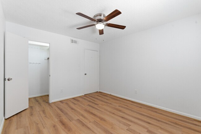 Building Photo - 11631 Inga Ln