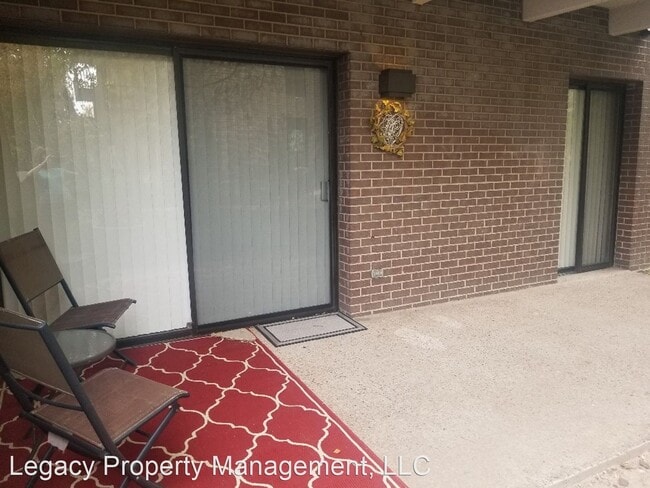 Building Photo - 480 S Marion Pkwy