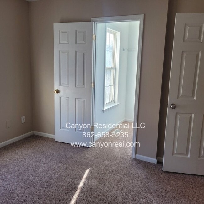 Building Photo - 4396 Moat Dr