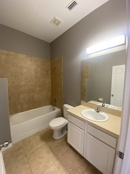 Building Photo - 7441 Arlington Grove Cir