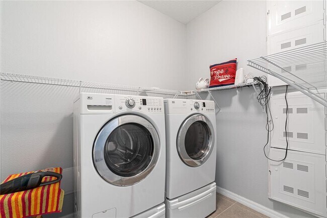 Building Photo - 1092 Pipestone Pl