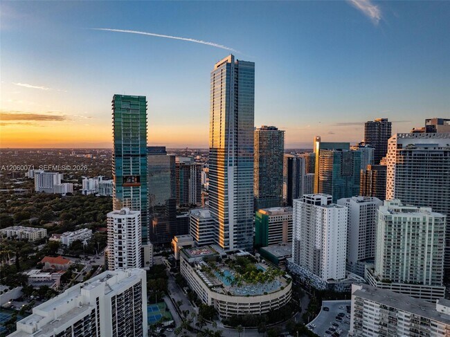 Building Photo - 1435 Brickell Ave