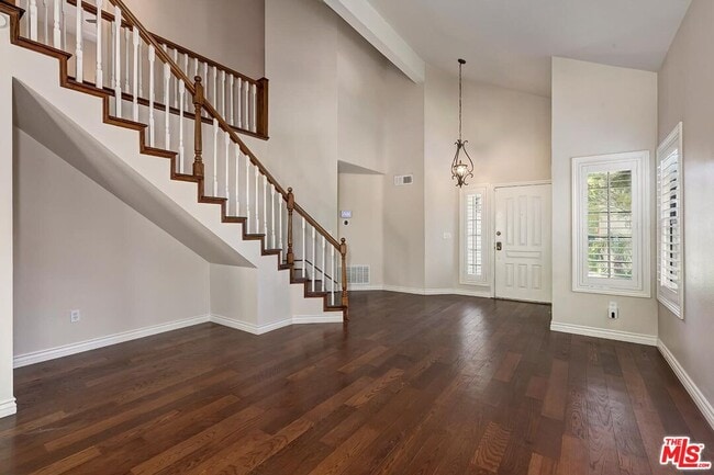 Building Photo - 4210 Lost Springs Dr