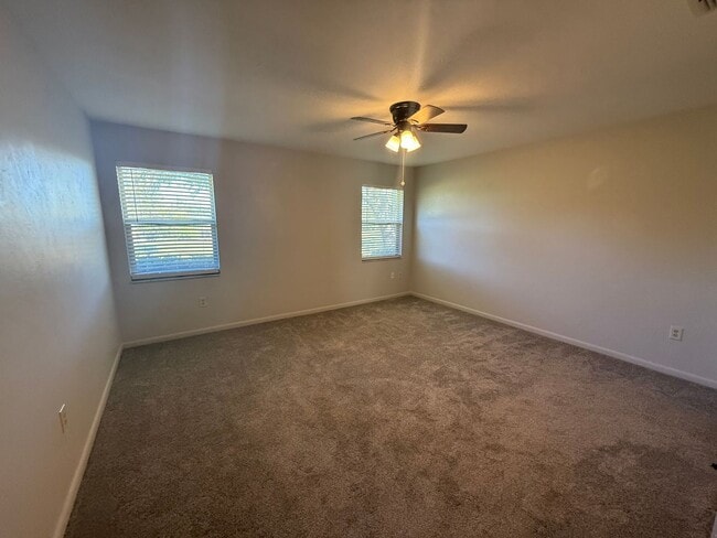 Building Photo - Classic Comfort in Rainbow Springs Country Club Estates