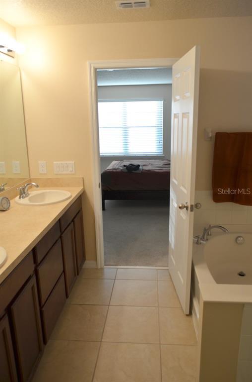 Building Photo - 4989 Northlawn Way