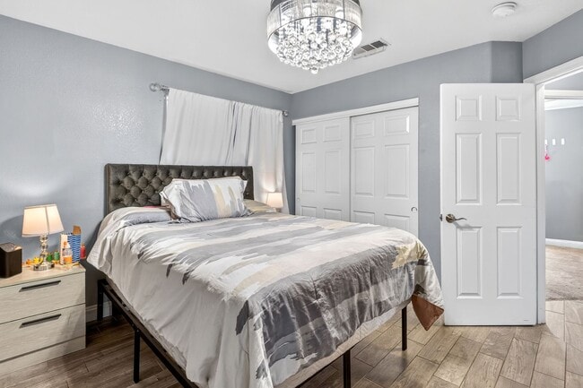 Building Photo - Charming Two Story Home Located in North Las Vegas