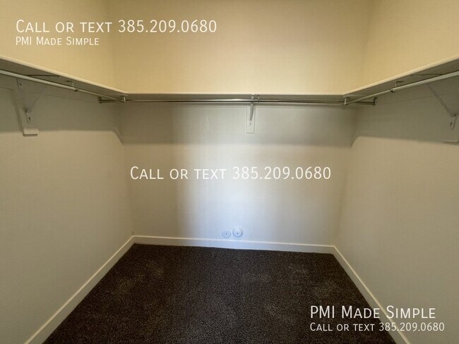 Building Photo - Move In Special! $300 First Months Rent!