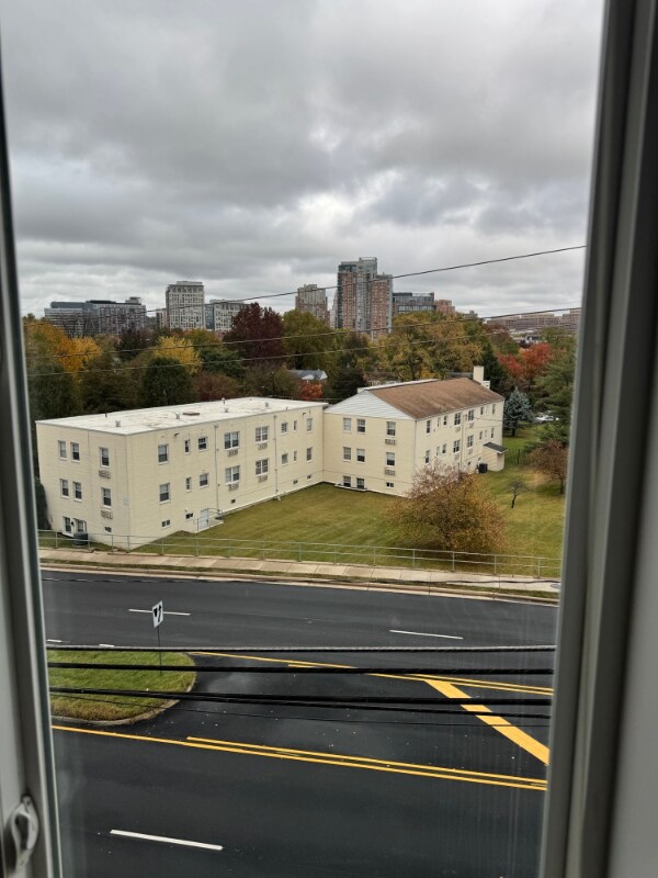 Building Photo - 2317 Huntington Ave