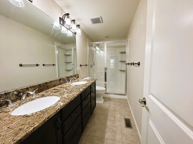 En-Suite Bathroom - 12744 Leyden St