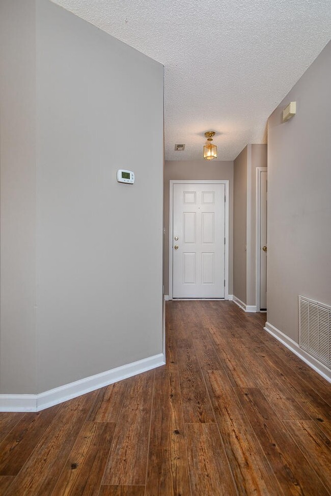 Building Photo - Nice Home in Fletcher!