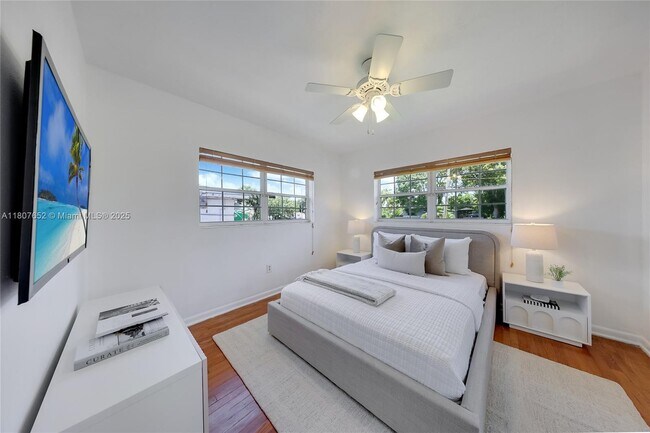 Building Photo - 13521 S Biscayne River Rd