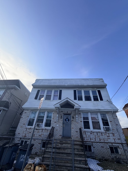 Building Photo - 125 Carolina St