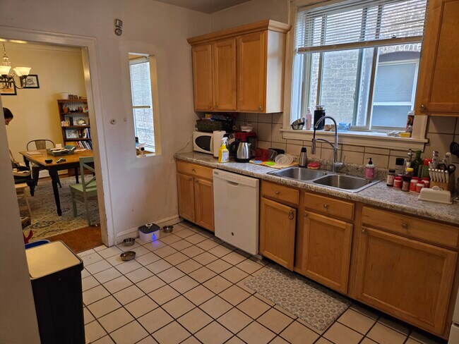 Building Photo - 5319 W Giddings St