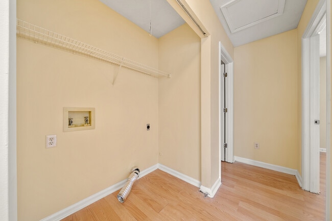 Building Photo - 3904 Sidney Lanier Blvd