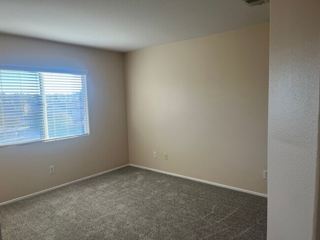 Building Photo - Spacious 4 Bedroom in Menifee