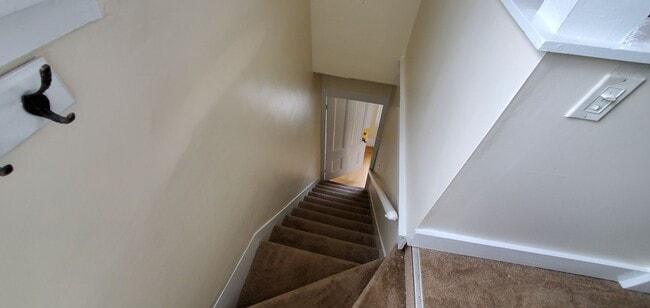 Building Photo - 7 Summit Ave