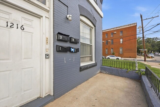 Building Photo - 1216 N 41st St