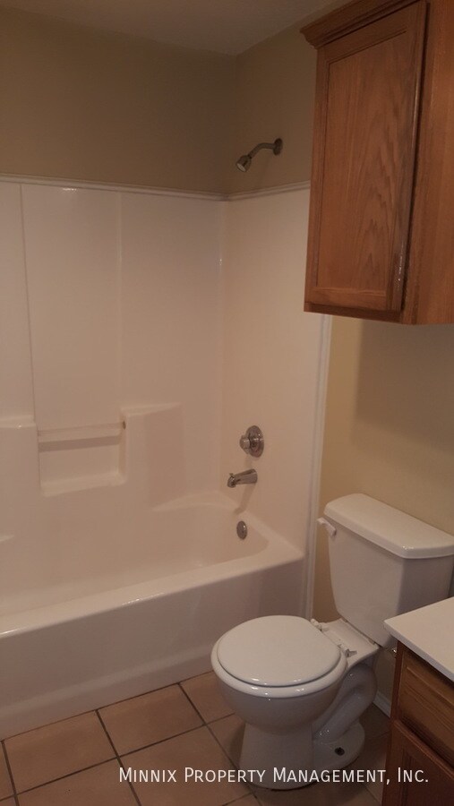 Building Photo - 515 N Kline Ave