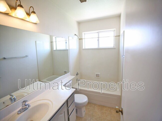 Building Photo - 3128 N Ivory Ln