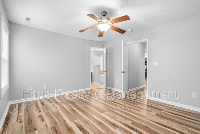 Building Photo - 1626 Autumn Dr