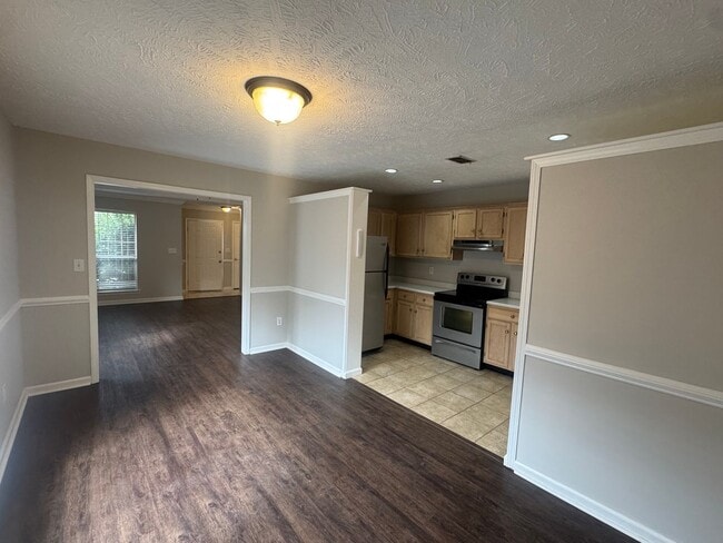 Building Photo - Immaculate East Chase Patio Home