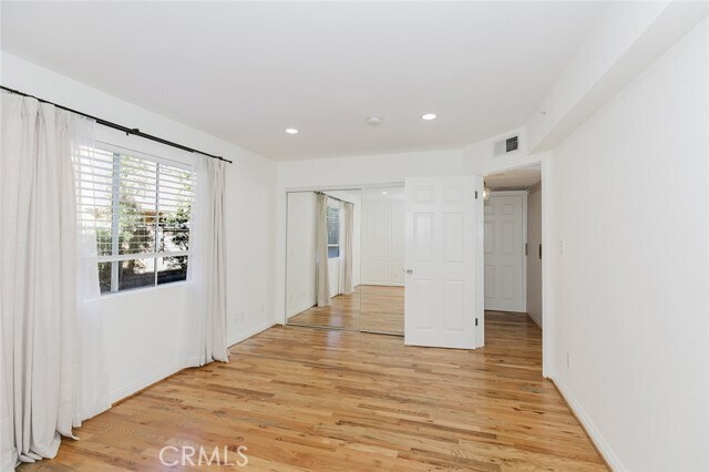 Building Photo - 1116 E Palmer Ave