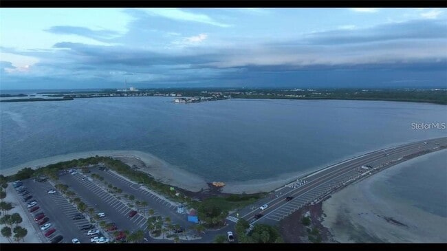 Building Photo - 2587 Cyprus Dr