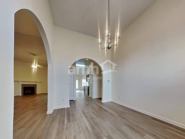 Building Photo - 3145 Amanda Belle