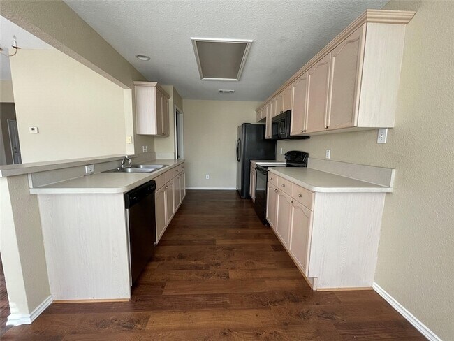 Building Photo - 4601 St Thomas Pl