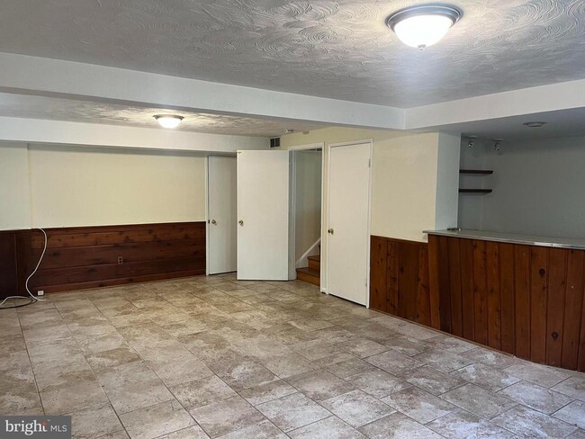 Building Photo - 5101 Danbury Rd