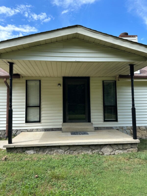 Building Photo - 7152 Hall Rd