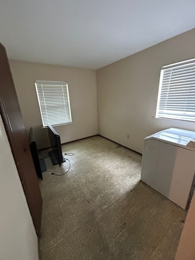 Building Photo - 303 Wilson Park Ln
