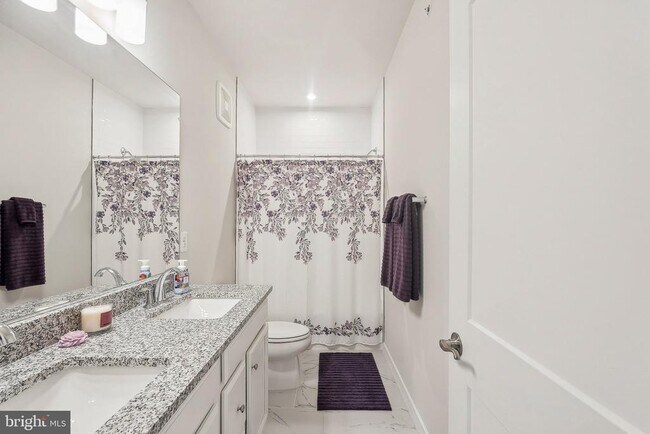 Building Photo - 4610 Olivine Dr