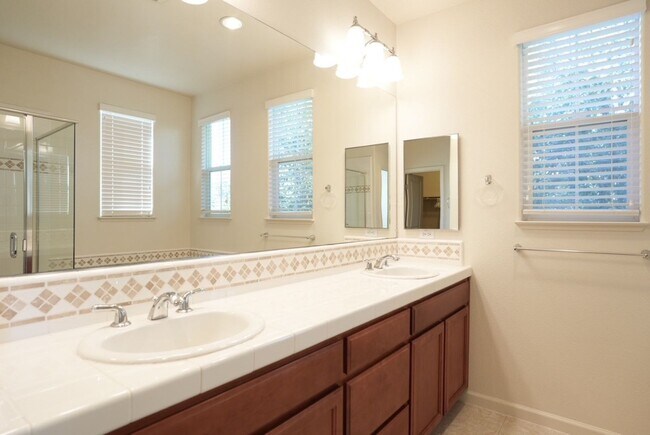 Building Photo - Four Bedroom Napa Home