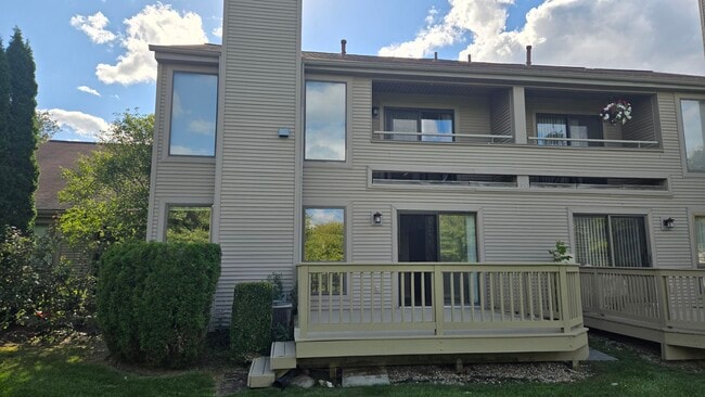 Building Photo - 708 Preston Ct