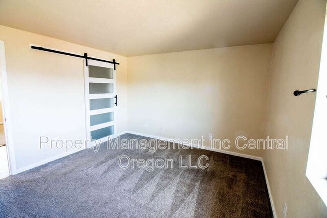 Building Photo - 2827 SW Pumice Ave