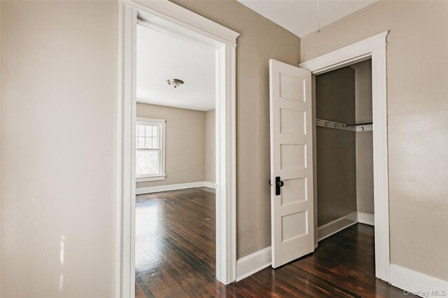 Building Photo - 137 Leroy St