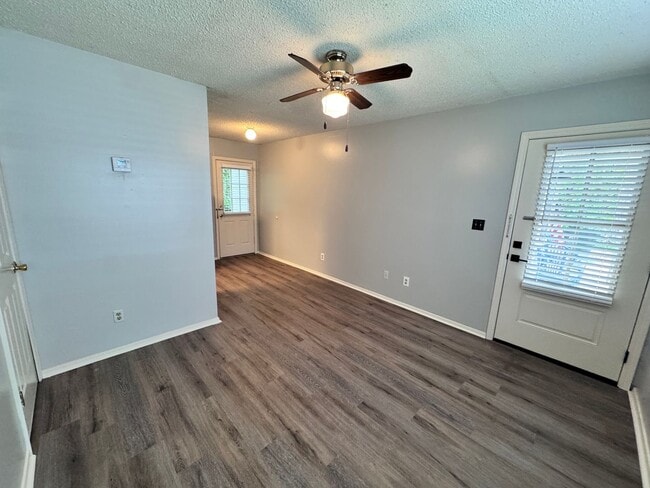 Building Photo - 1309 Access Rd