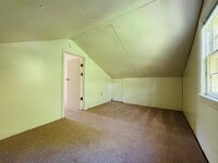 Building Photo - 2700 Meadowbrook Dr