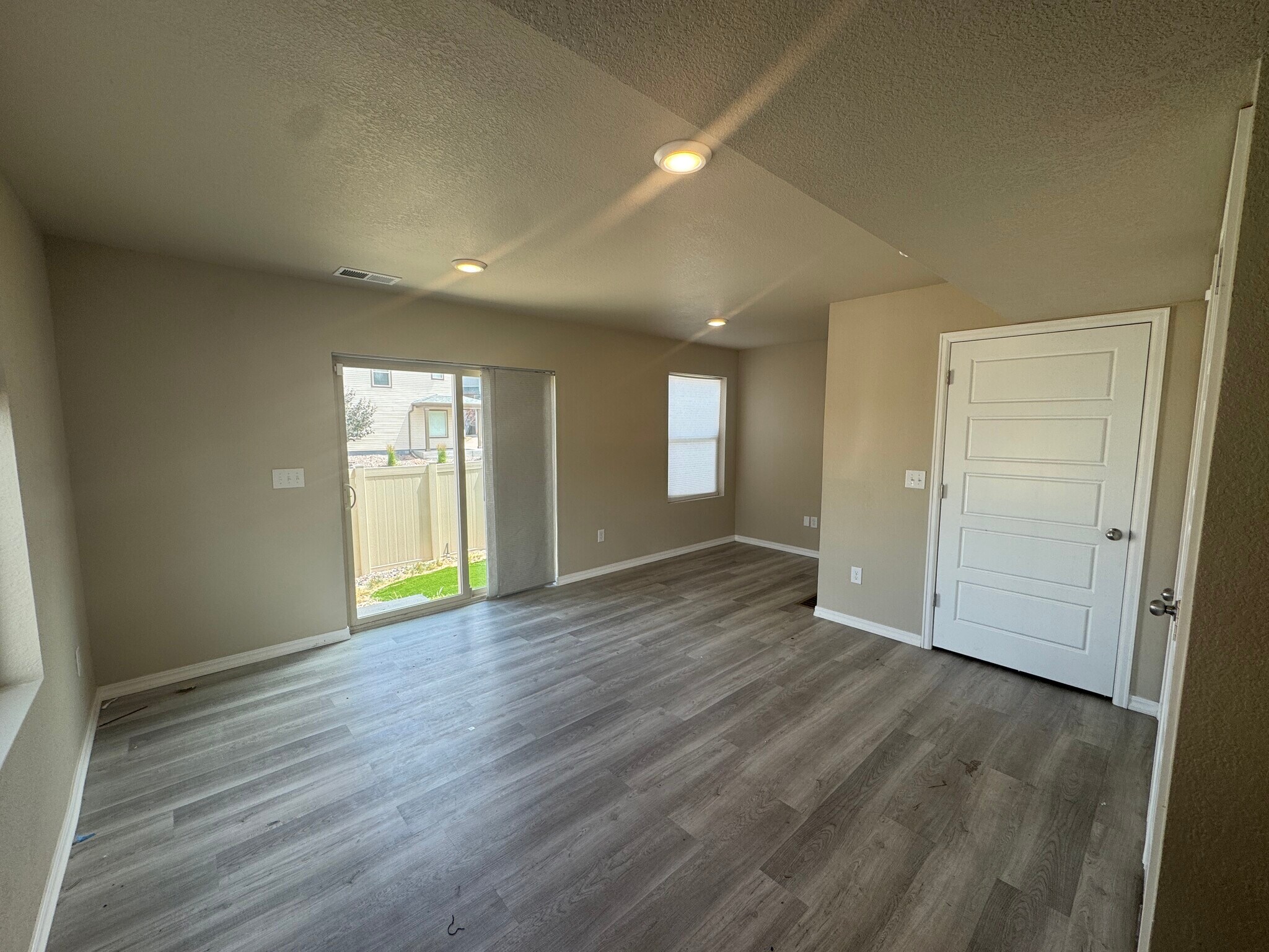 Building Photo - 6153 Callan Dr