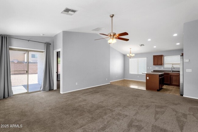 Building Photo - 509 E Daniella Dr