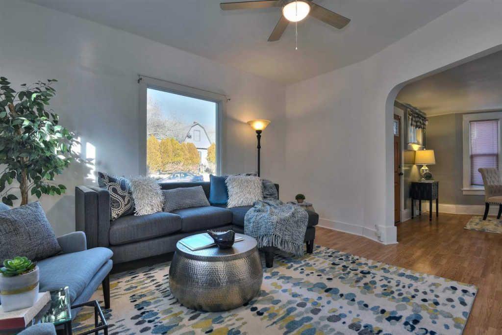 Living Room - 1709 W Spofford Ave