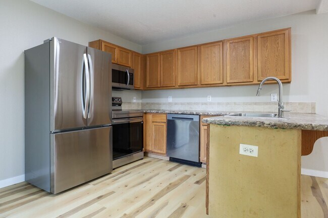 Building Photo - 117 SE 129th Ave