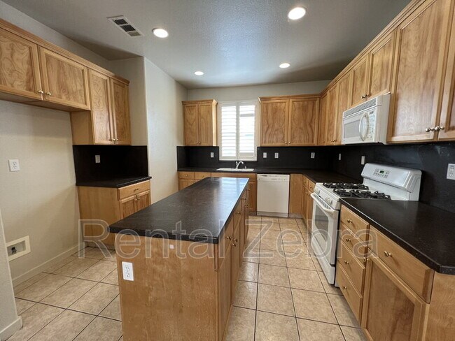 Building Photo - 1359 Rincon Dr