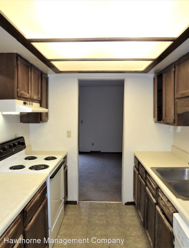 Building Photo - 3 br, 3.5 bath House - 409 Foxfire Drive