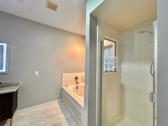 Building Photo - 22918 Breton Point Dr