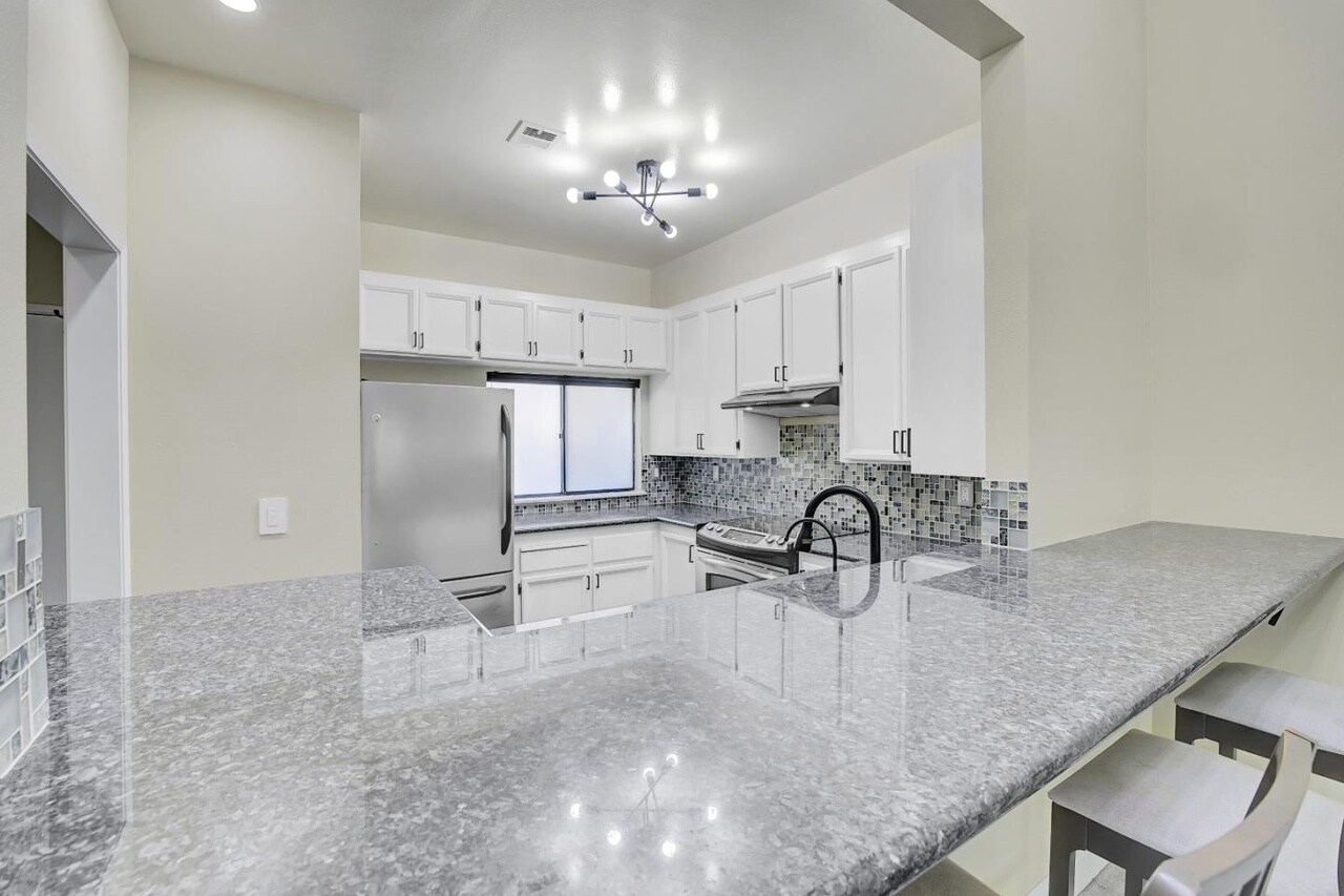 Building Photo - 4691 Albany Cir