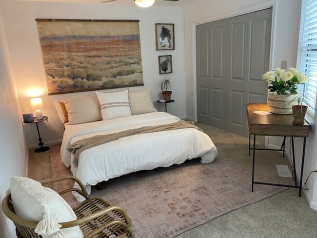 Building Photo - 1030 Marsh Ct Ln